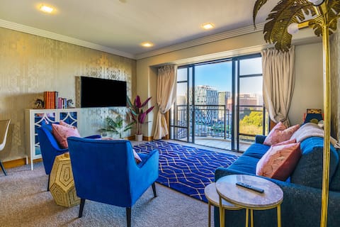 Successful Airbnb property: Art-deco glam - best part of CBD in Auckland City Centre