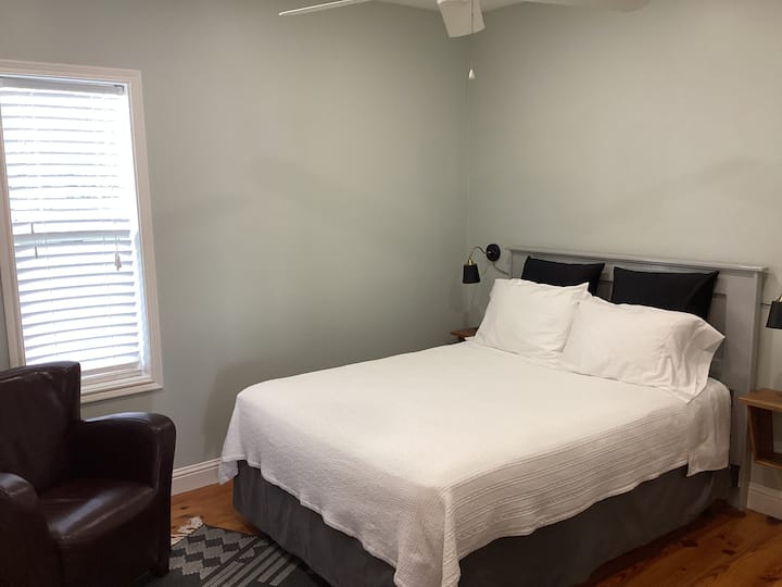 Second bedroom - Queen