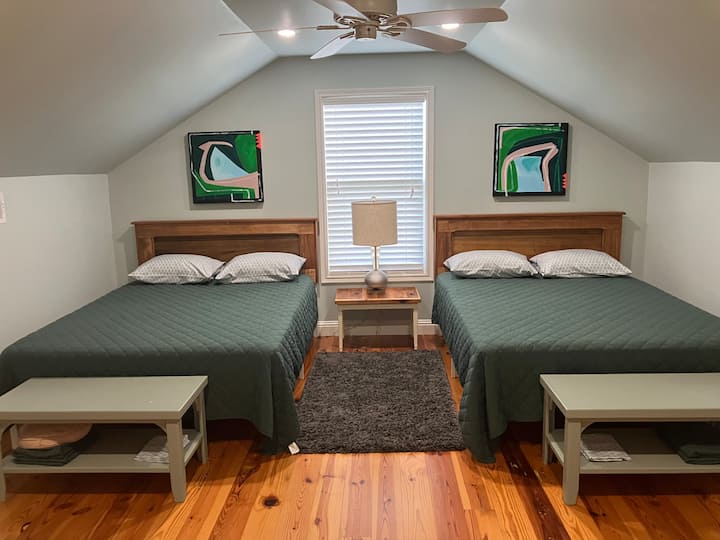 Third bedroom - 2 Queens