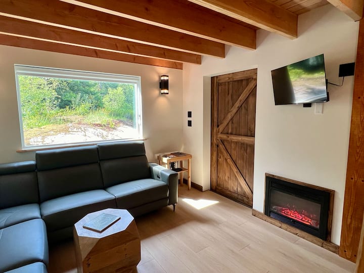 Ymir Pond View Suite & Sauna Near Nelson - Salmo