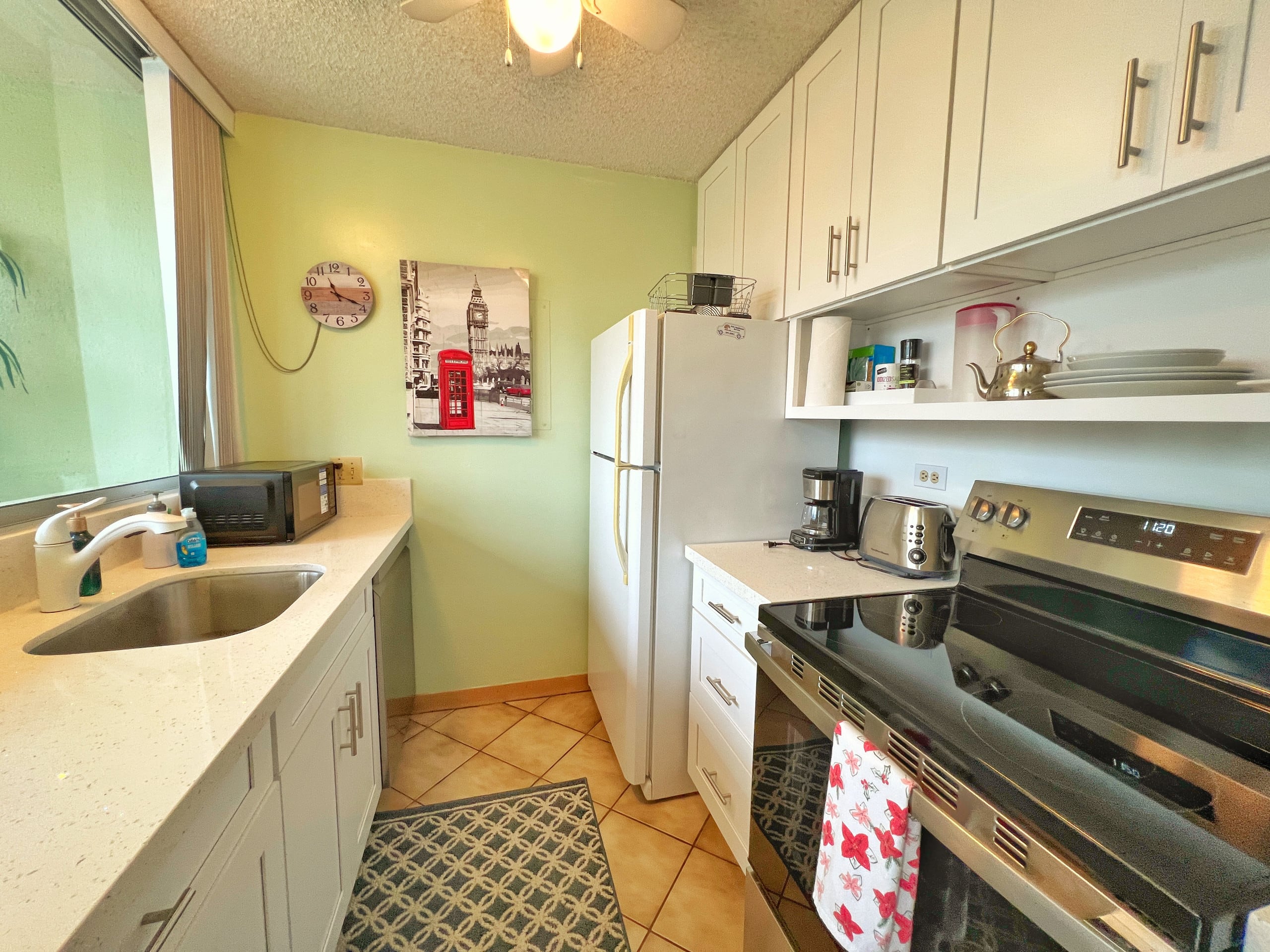 Comfy little getaway in Waikiki - Image 6