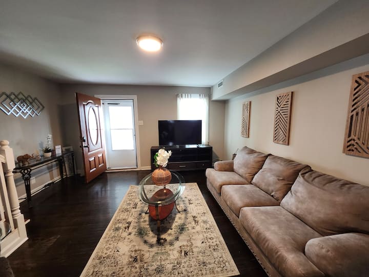 Comfy & Cozy - Upper Darby