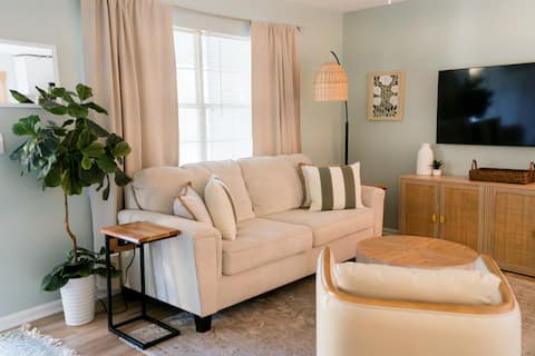 Successful Airbnb property: Amelia Hideaway | Under the Oaks • Walk to Beach in Fernandina Beach