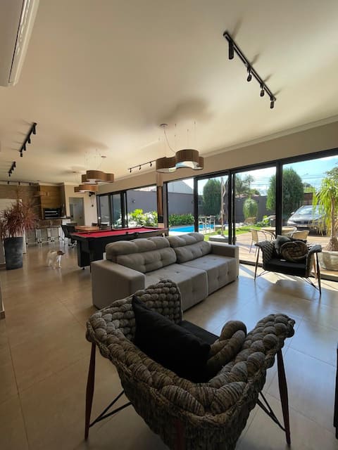 Excellent house with pool, large gourmet area – show