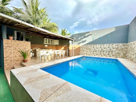Sea view, pool and close to the beach!