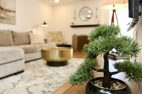 Top Airbnb: Urban Family Retreat, near Disney&SNA Sleeps 8 in Santa Ana
