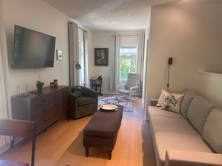 Lake Trail Guesthouse - Langford