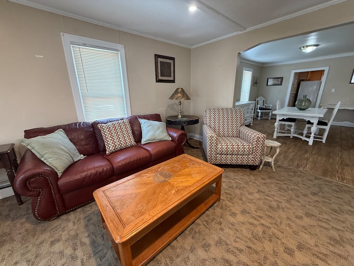 Summer Chill -5 Bed@ 172 Lambert - Fredonia, NY