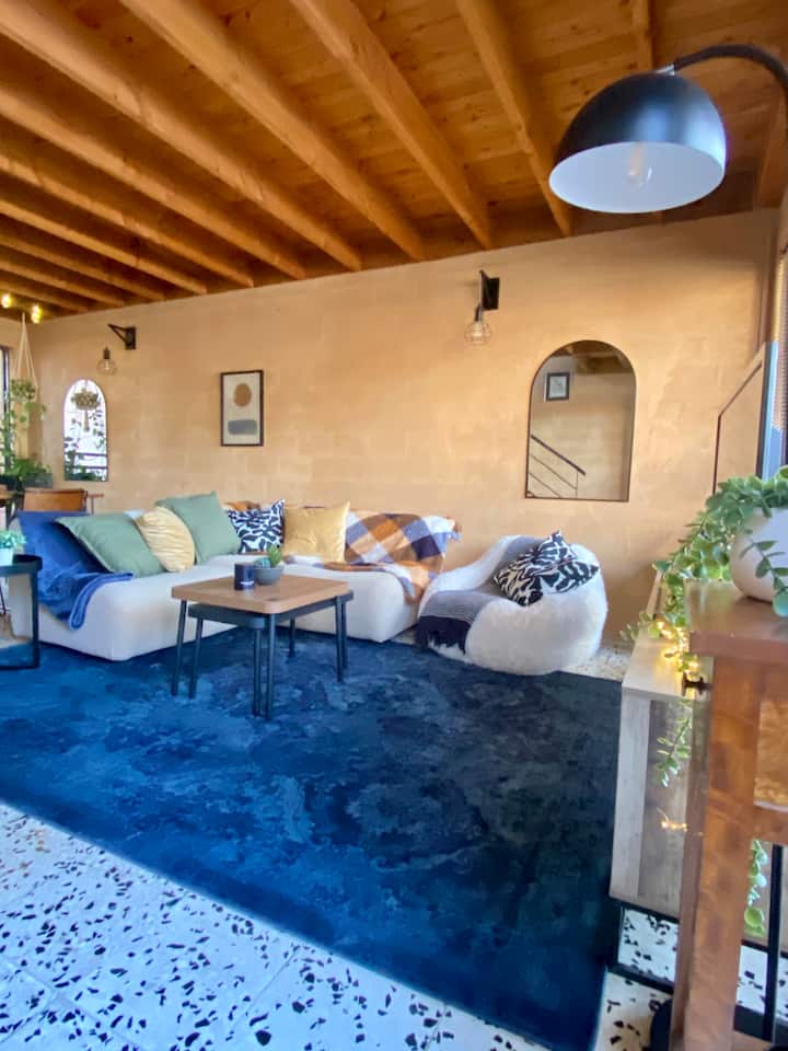 Tuscan Style Townhouse In Northbridge - Perth