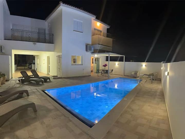 Margarita Luxury 3 Bed & Pool - Famagusta