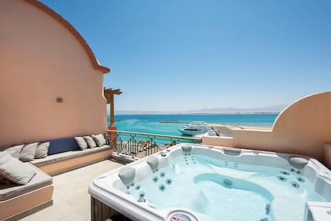 VESTA - Luxury 4BR Duplex-Soma Bay with Jacuzzi