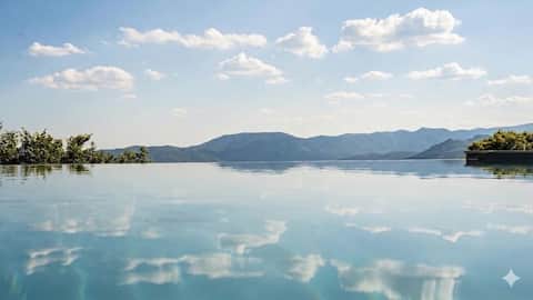 Group Escape: Exceptional View and Nature!