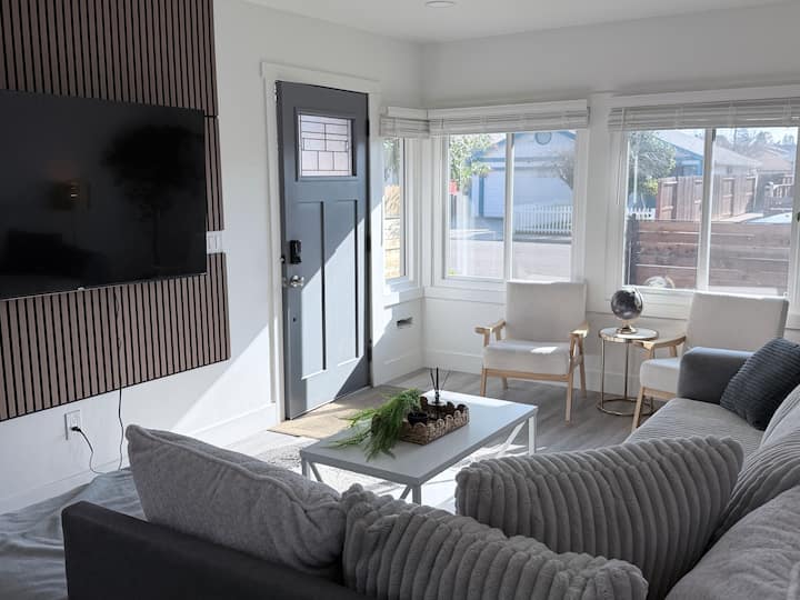 Luxe 2br/2ba | Designer Kitchen + Spa-like Showers - West Sacramento, CA