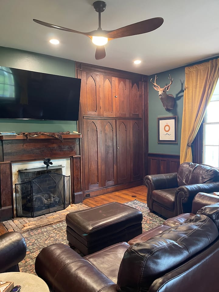Historic Abingdon Farmhouse - Abingdon, VA