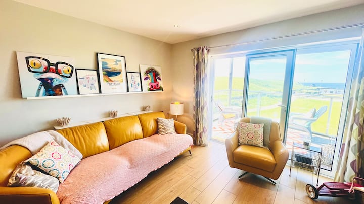 Portrush, Ramore Head Apartment With Sea Views - Portrush