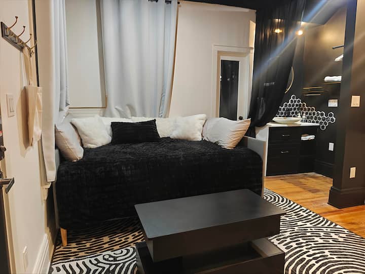 Super comfy queen daybed , with everything you need at your fingertips 