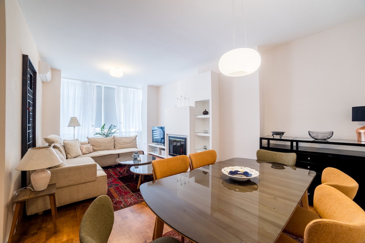 Maison Eleven – 2BDR | Balcony & Parking | Center