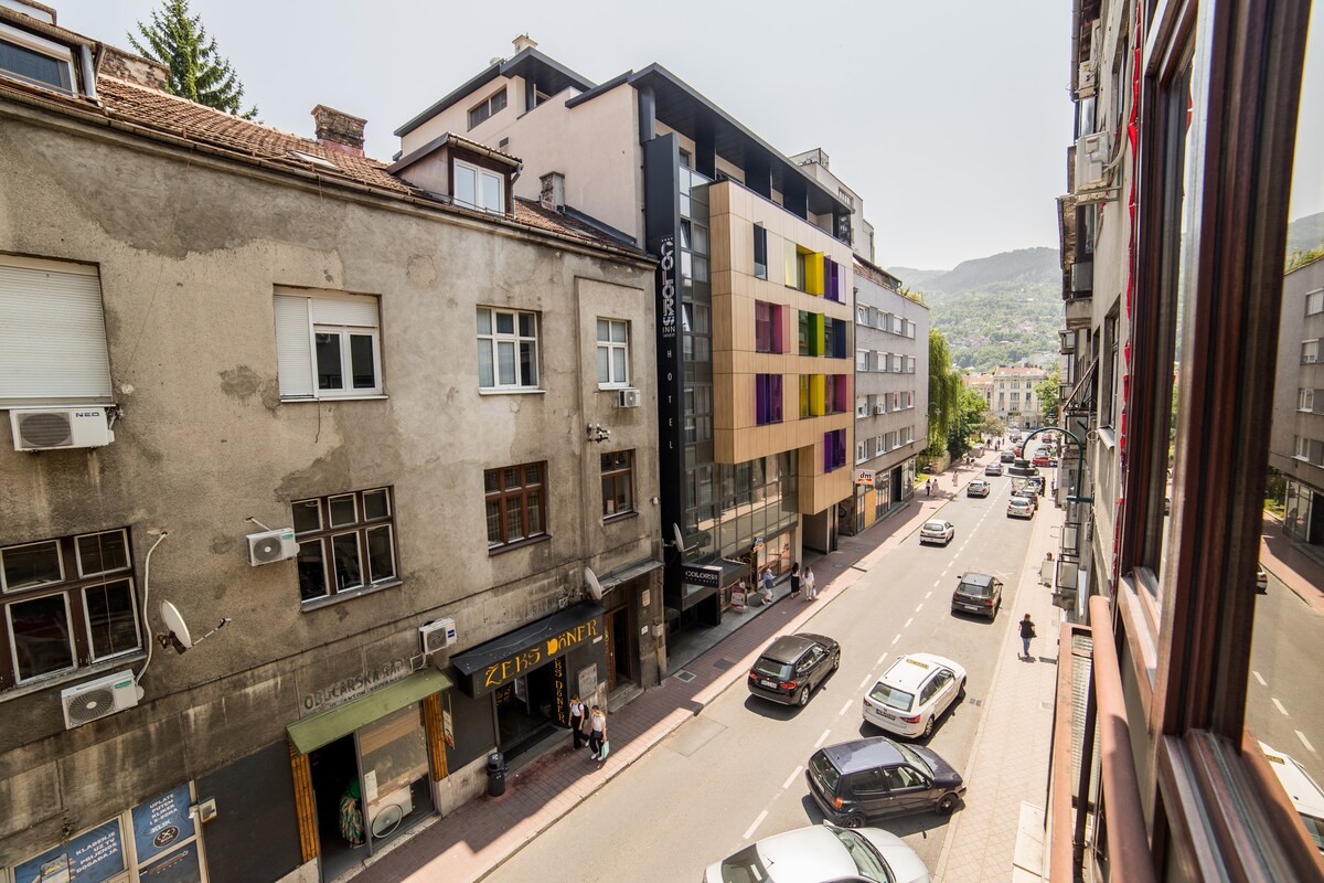 Maison Eleven – 2BDR | Balcony & Parking | Center