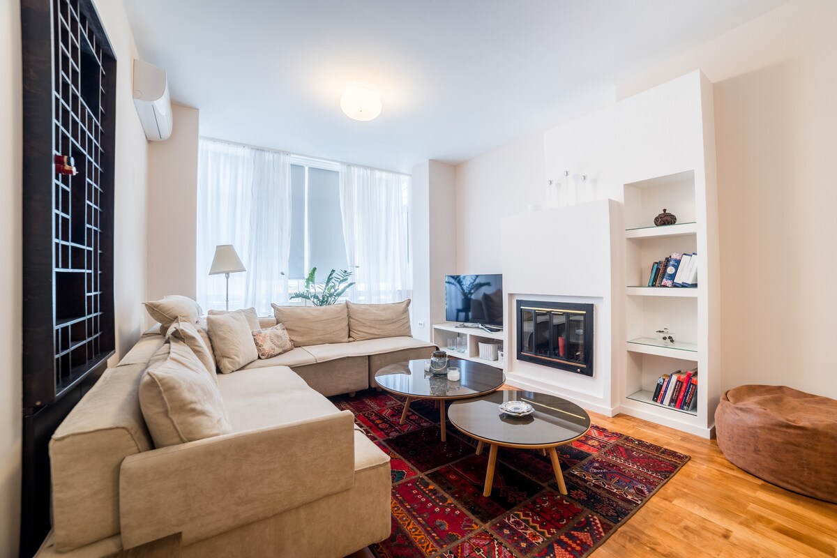 Maison Eleven – 2BDR | Balcony & Parking | Center