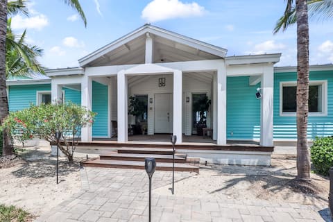 Barefoot Haven-4 Bedroom Beachfront Home