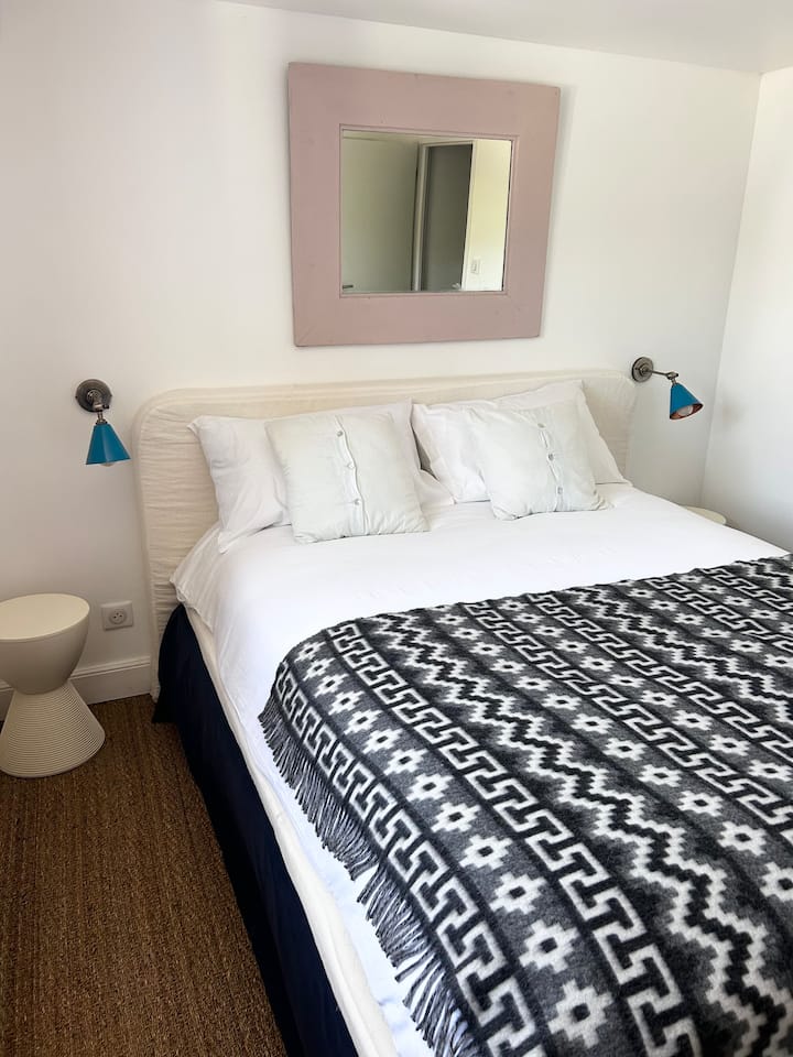 Habitación doble pequeña, en la planta baja 