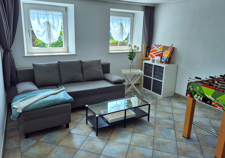 Sebule inakualika upumzike.
Meza ya kicker pia inaweza kutumika.