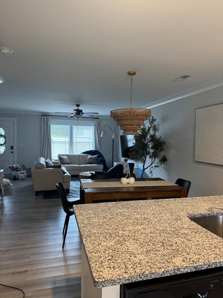 Near Gsp Cozy Luxury Getaway King Bed Sleeps 7 - Greer, SC