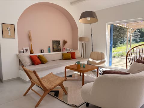House for 14 people – 5 minutes from the beach – available in July