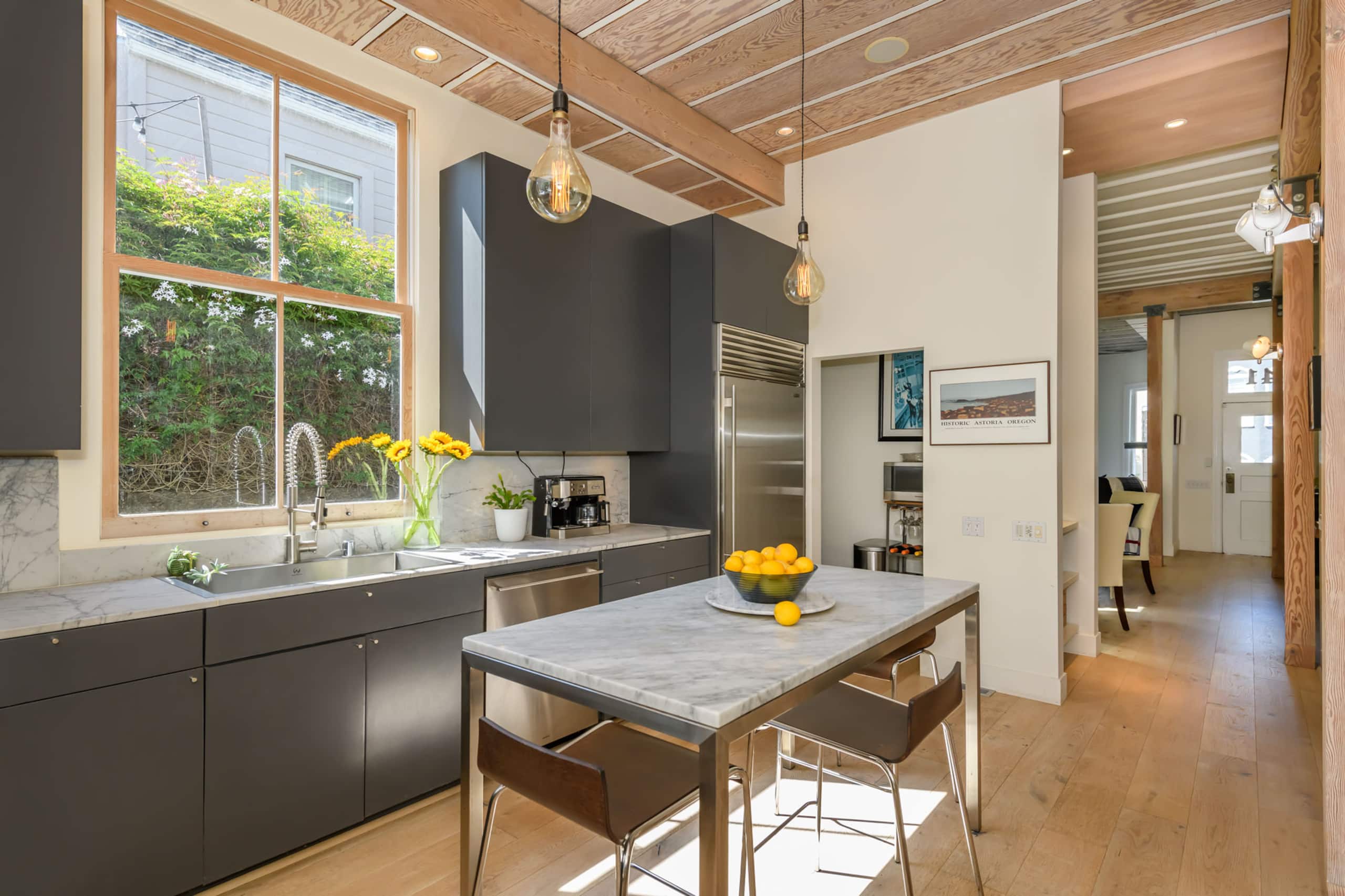 Home in San Francisco · ★5.0 · 3 bedrooms · 3 beds · 2 baths - Image 14