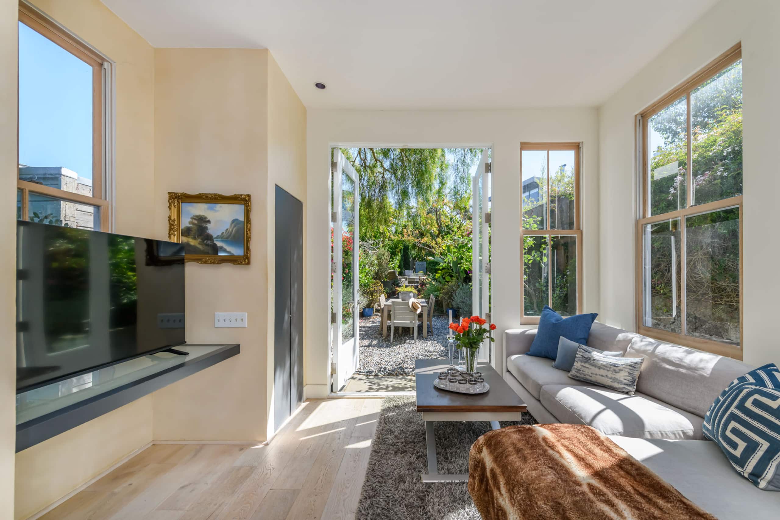 Home in San Francisco · ★5.0 · 3 bedrooms · 3 beds · 2 baths - Image 6