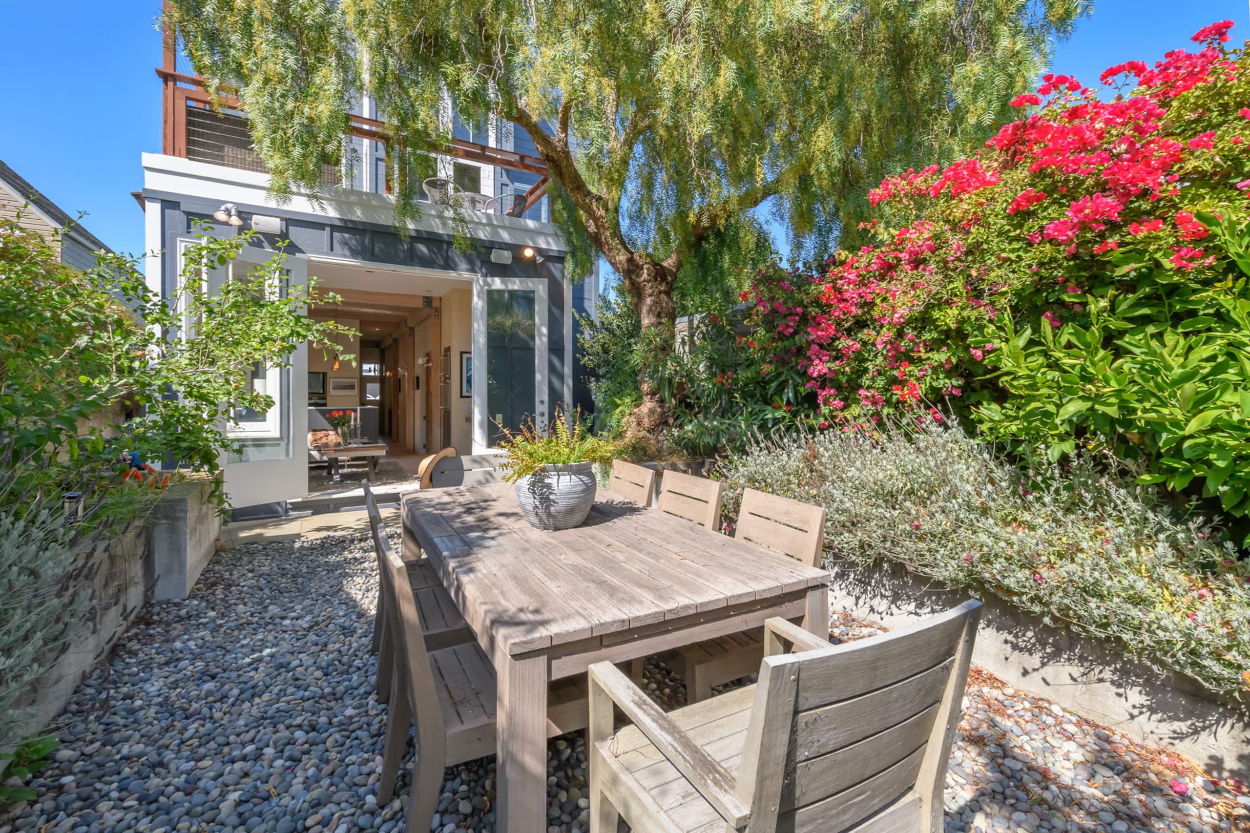 Home in San Francisco · ★5.0 · 3 bedrooms · 3 beds · 2 baths - Image 32