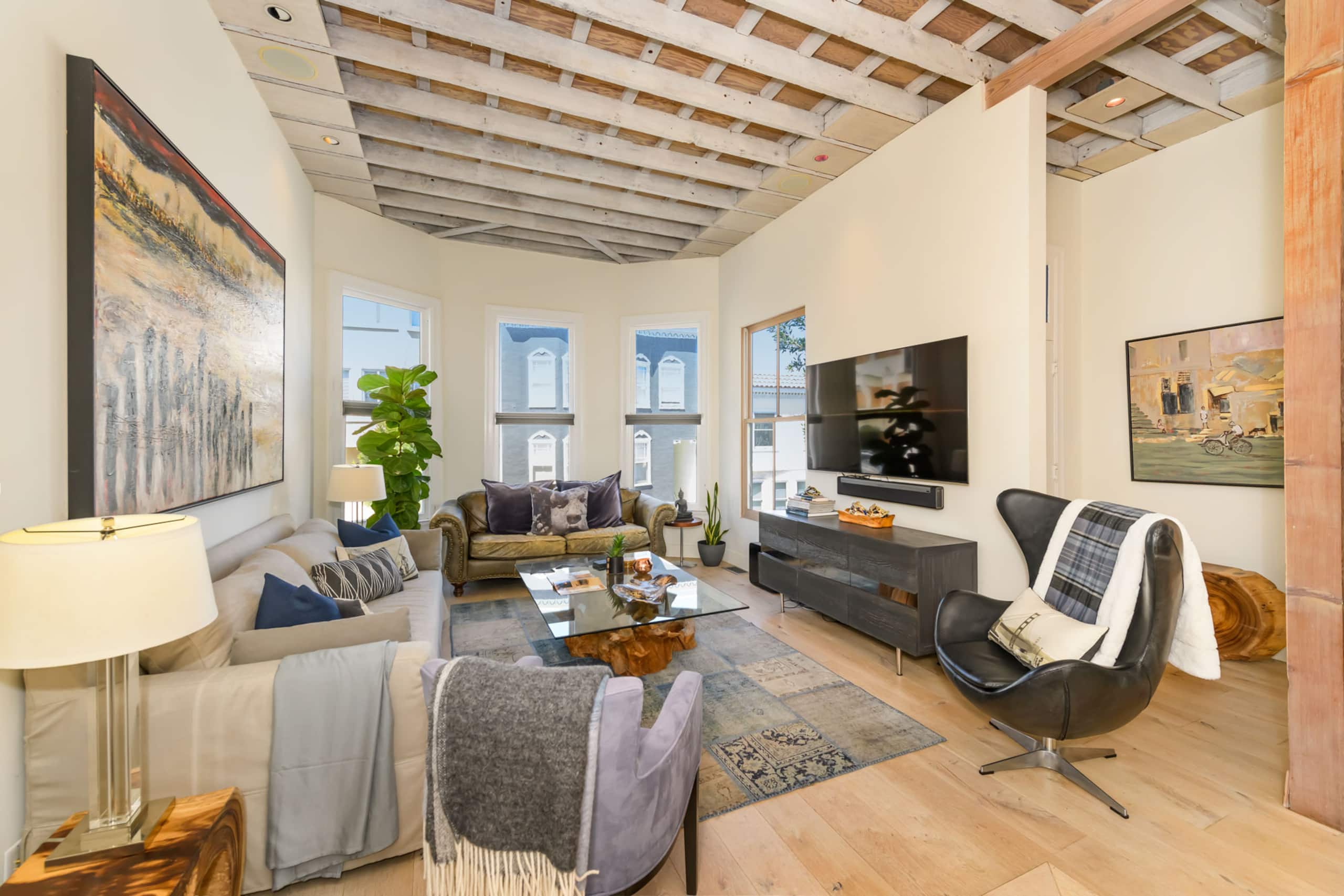Home in San Francisco · ★5.0 · 3 bedrooms · 3 beds · 2 baths - Image 2