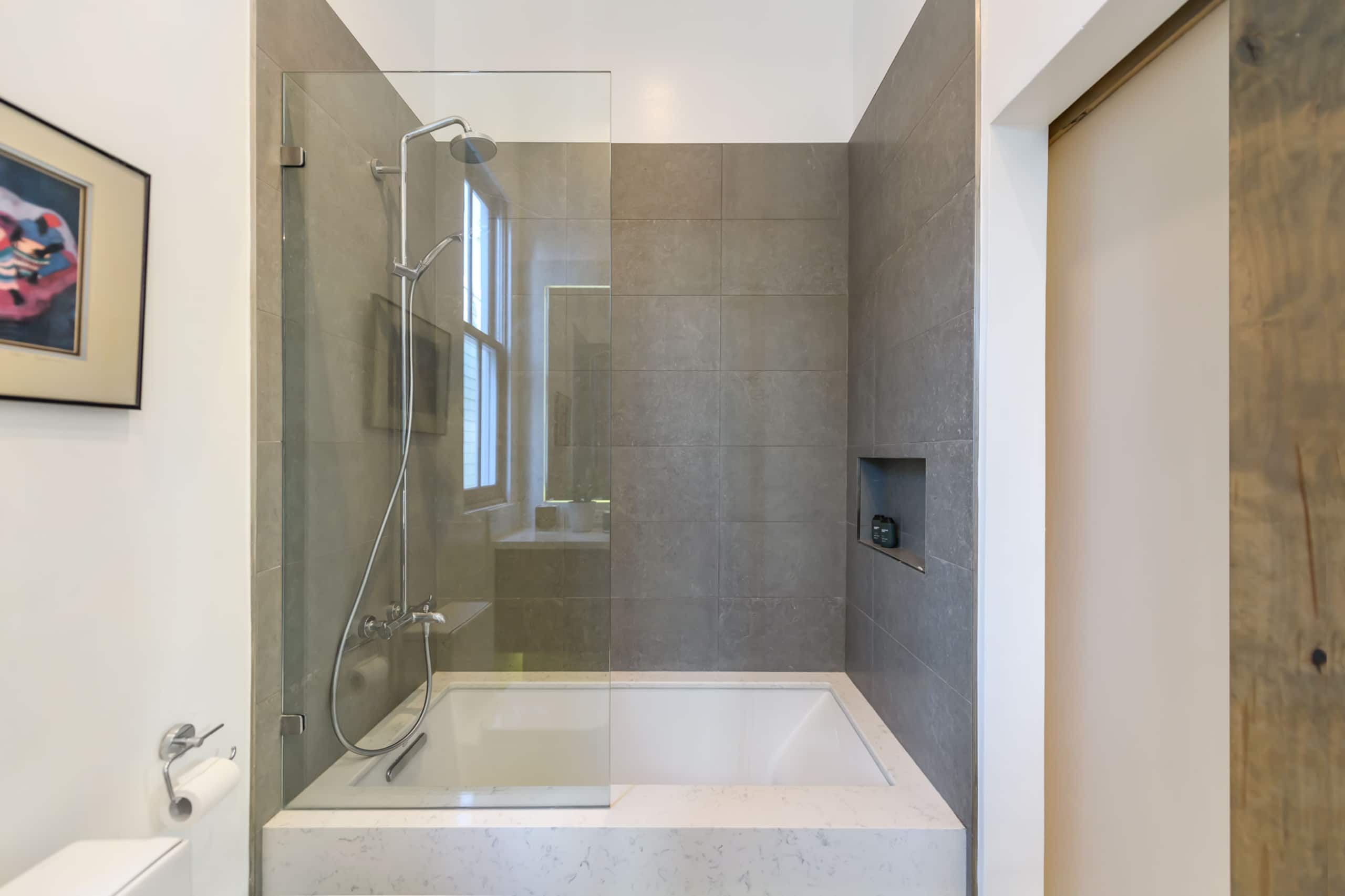 Home in San Francisco · ★5.0 · 3 bedrooms · 3 beds · 2 baths - Image 20