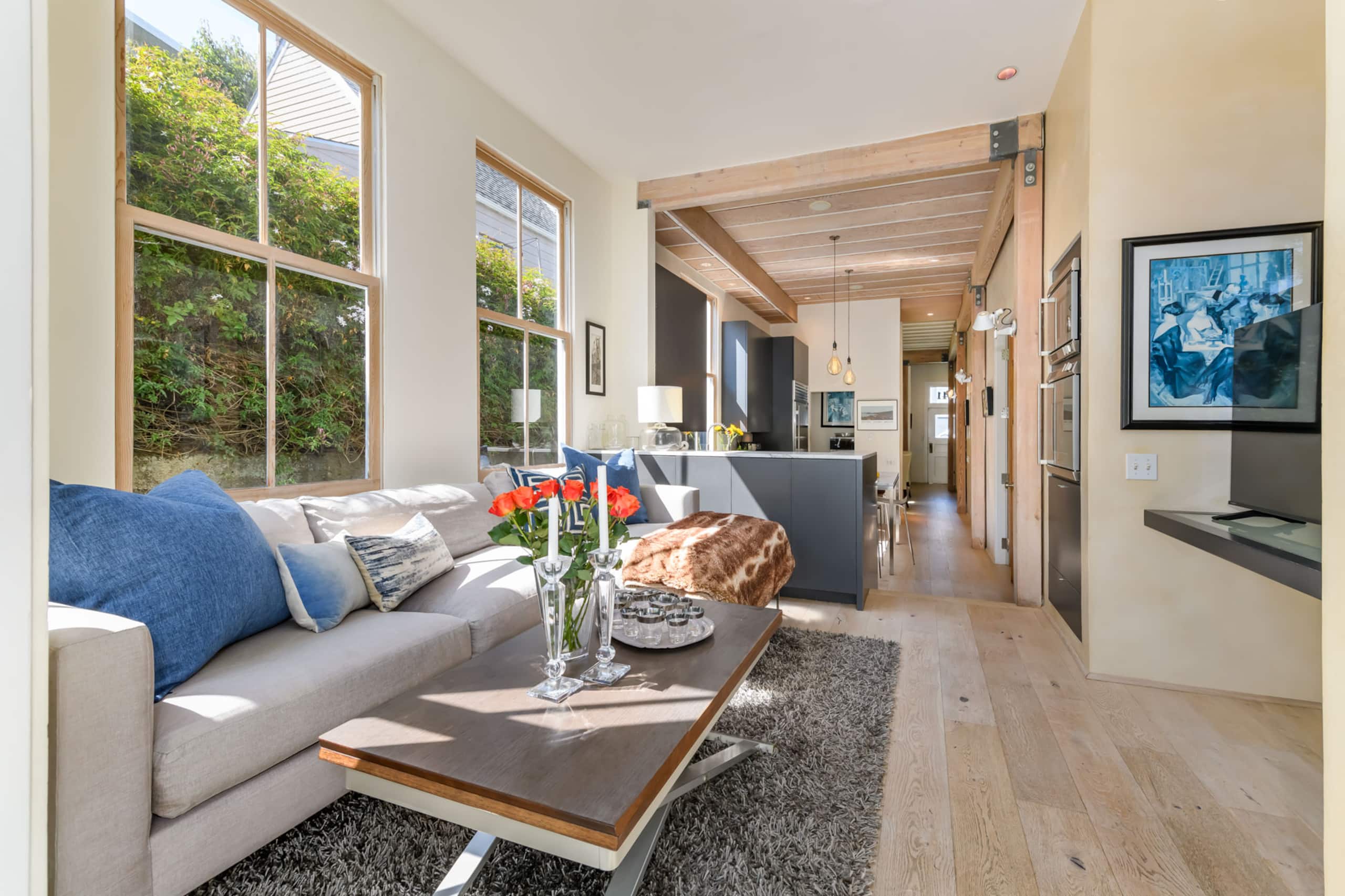 Home in San Francisco · ★5.0 · 3 bedrooms · 3 beds · 2 baths - Image 5
