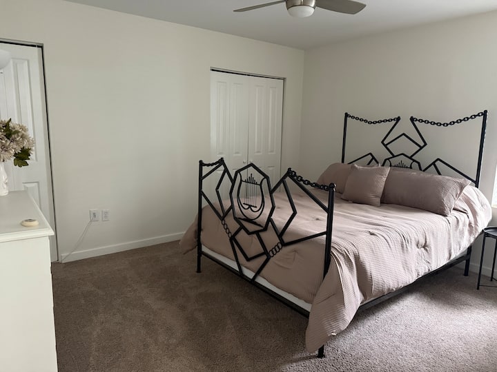 غرفة النوم 2