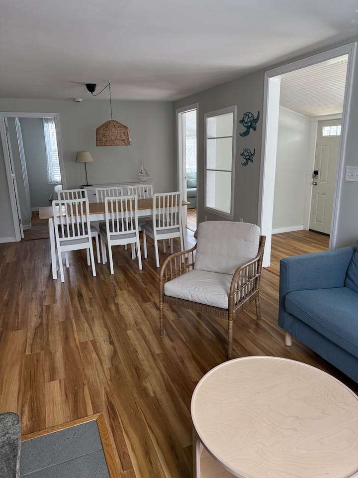 The Turquoise Turtle-a Cape Cod Family Retreat - King Richard's Faire