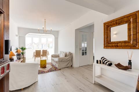 Popular Airbnb listing: Casa Duarte Carcavelos Beach in União Das Freguesias De Carcavelos E Parede