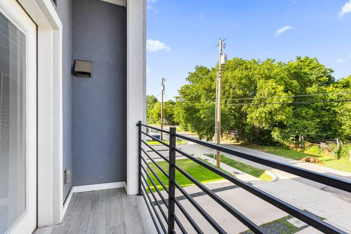 entire house w/hottub, FREE game gallery image 4