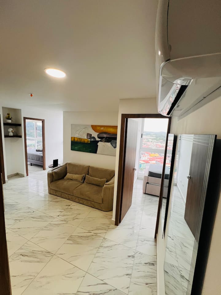 Lindo Apartamento, Frente Al Mar. - Panamá