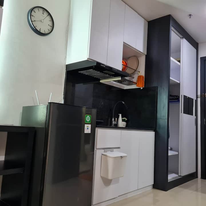 Romantic Apartment At Nagoya Mansion, In The City - Lubuk Baja