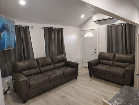 Top Airbnb: “5-Star Tiny House | 100+ Reviews | Private Yard” in Mc Allen / Edinburg