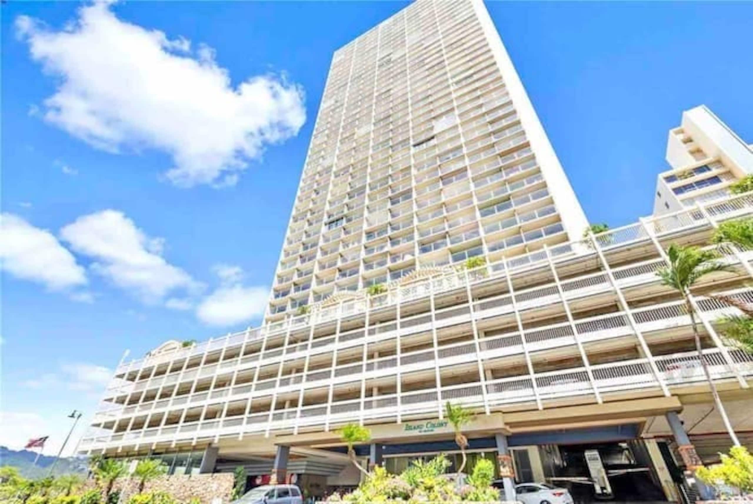 Ocean Breeze Waikiki Studio - Photo 31