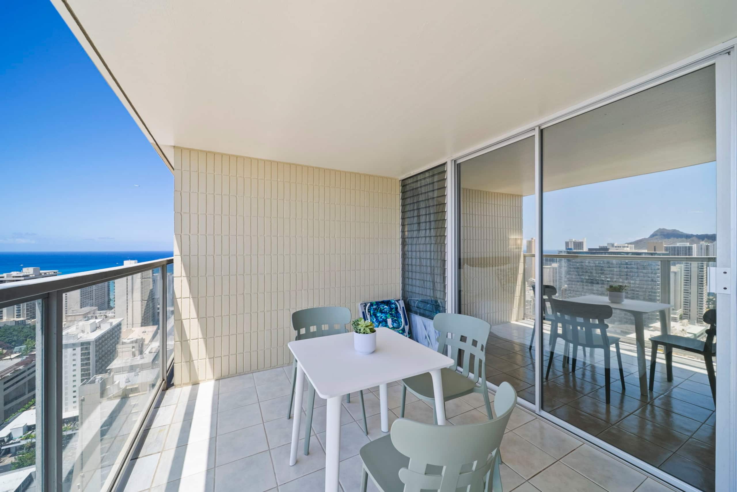 Ocean Breeze Waikiki Studio - Photo 25