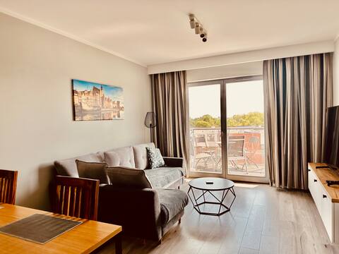 Successful Airbnb property: Baltic Inspiration: Big beds/Jacuzzi/Parking/Beach in Gdańsk