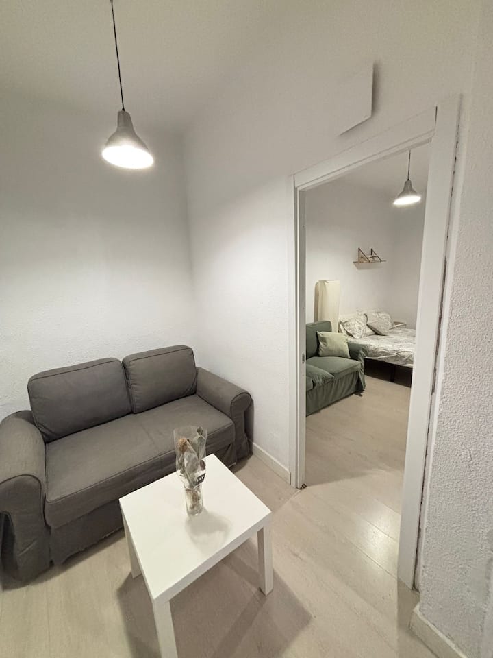 Piso Para Grupos En Chueca A Pasos De Granvía - Madrid