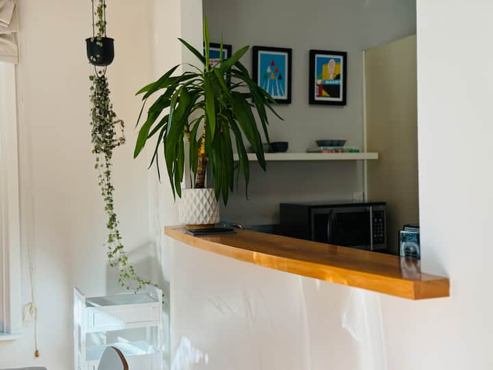 Full kitchen image 2