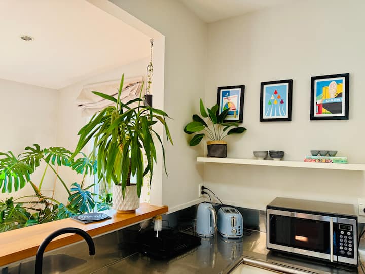 Full kitchen image 4