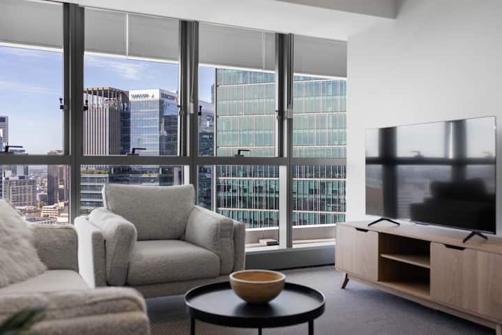 Heart Of City | 28th Flr | Pool - Meriton Building - Milton, Australia