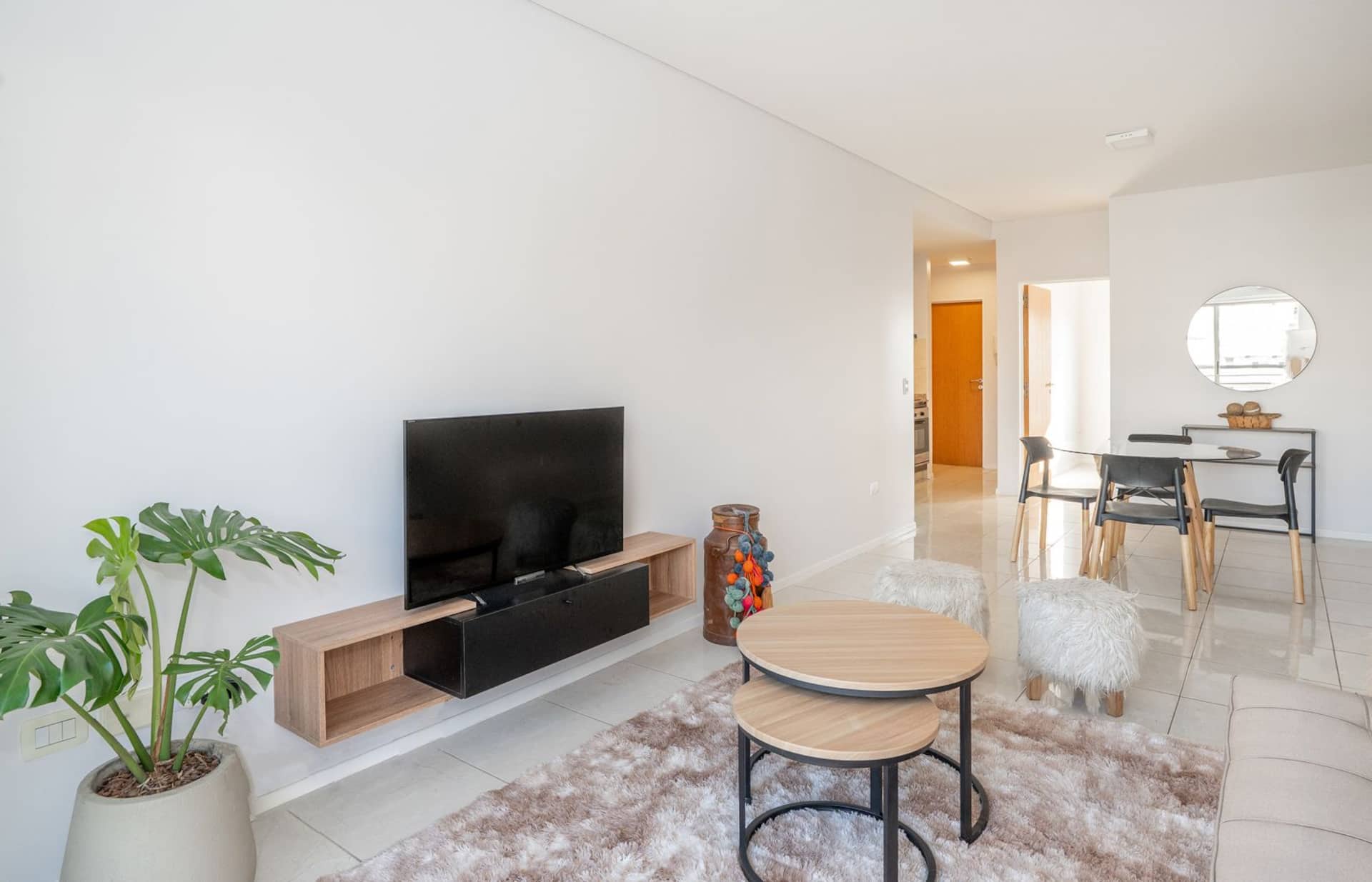 Two-room apartment with private parking in Almagro