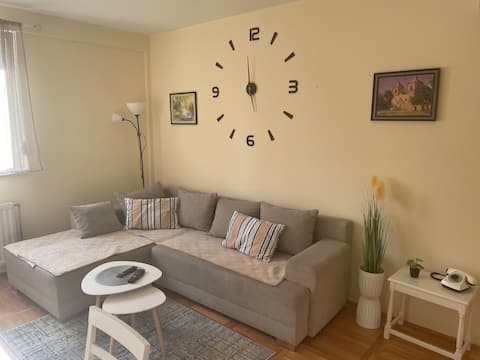SkyBreak Apartment